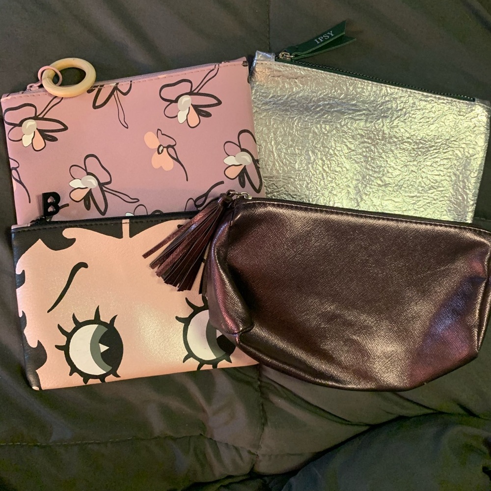 New cosmetic bags